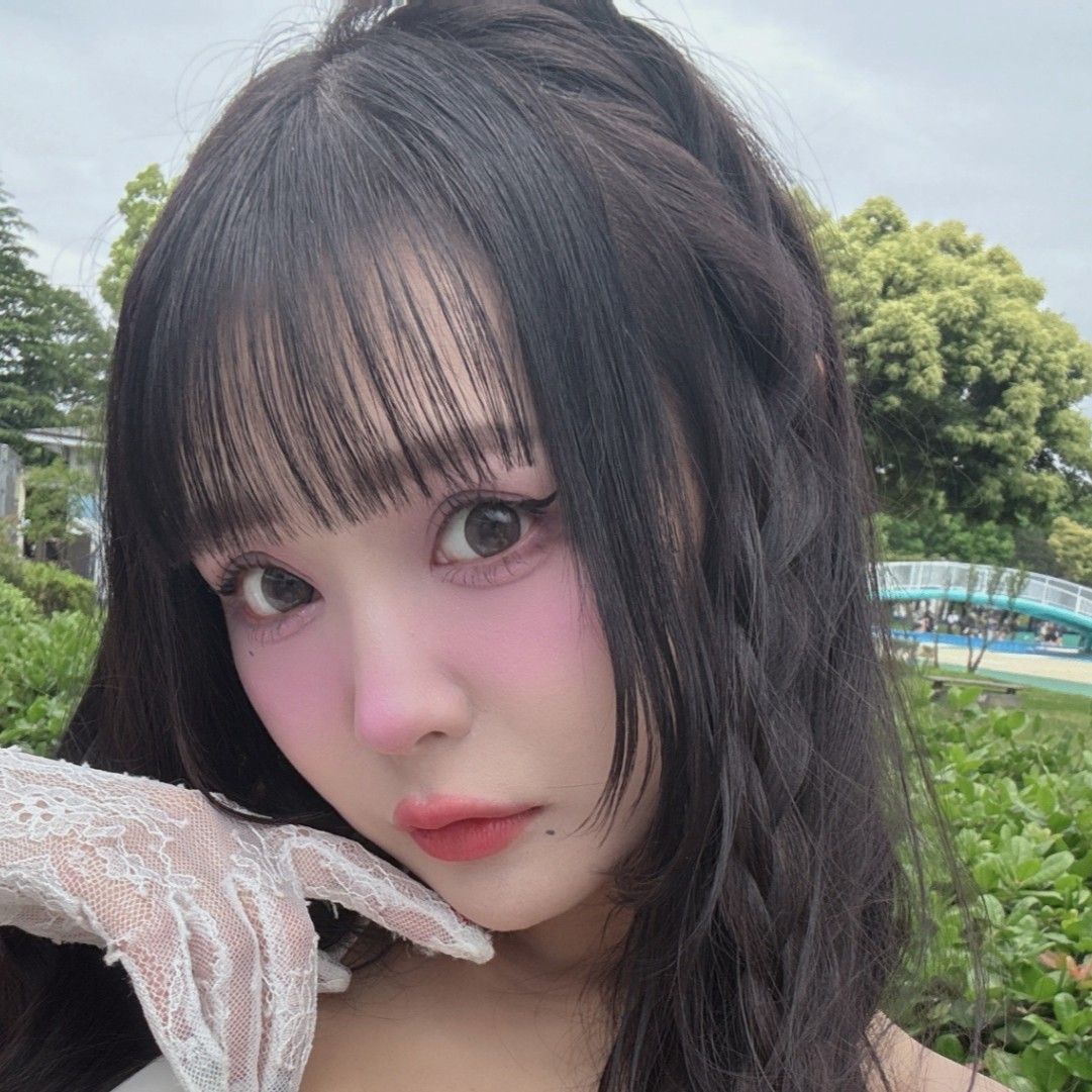 愛信えみり.